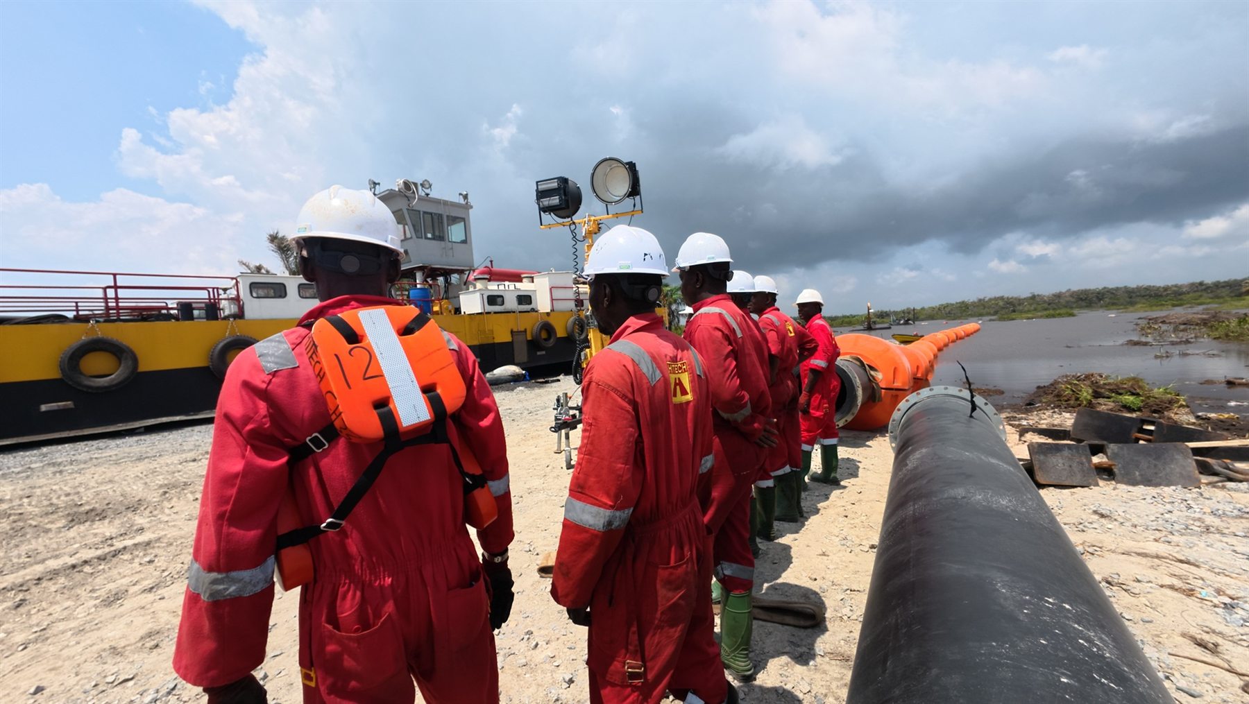 Hitech team coordinating a major construction project