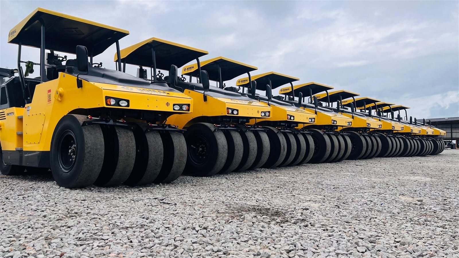 Bomag pneumatic tyre rollers arranged in the equipment yard